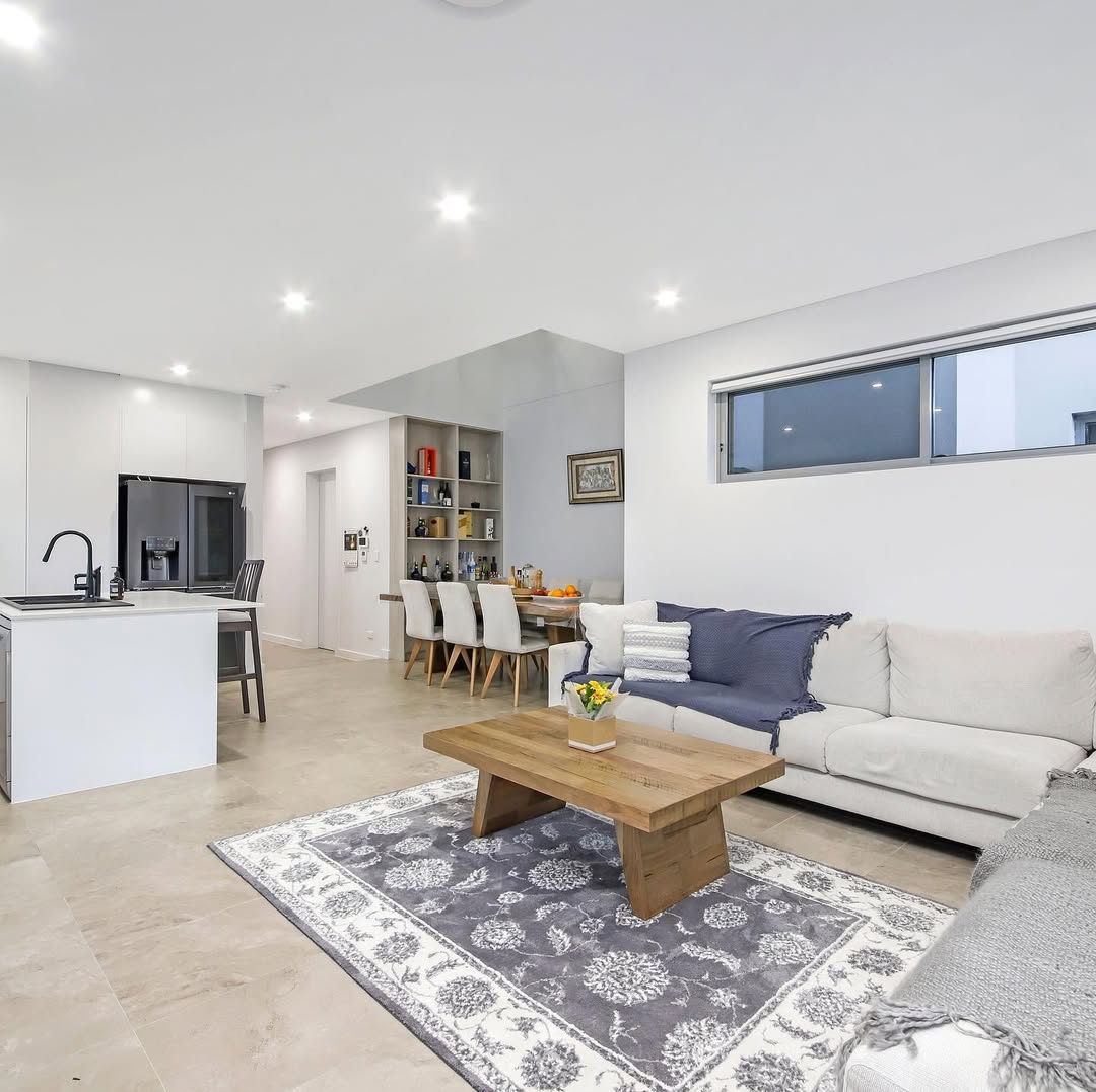 112 Acacia Avenue, Greenacre (3)