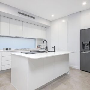 112 Acacia Avenue, Greenacre (4)