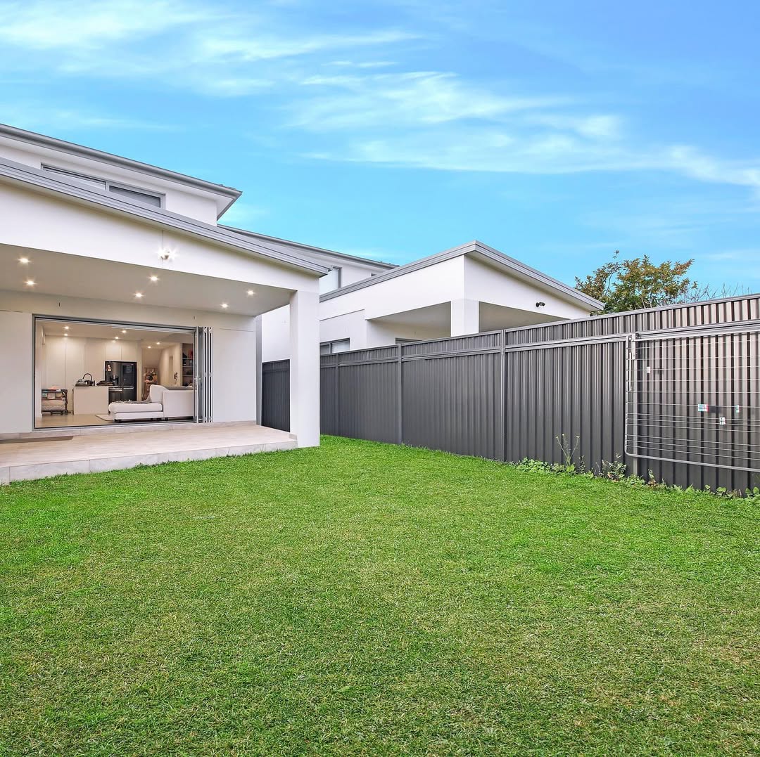 112 Acacia Avenue, Greenacre